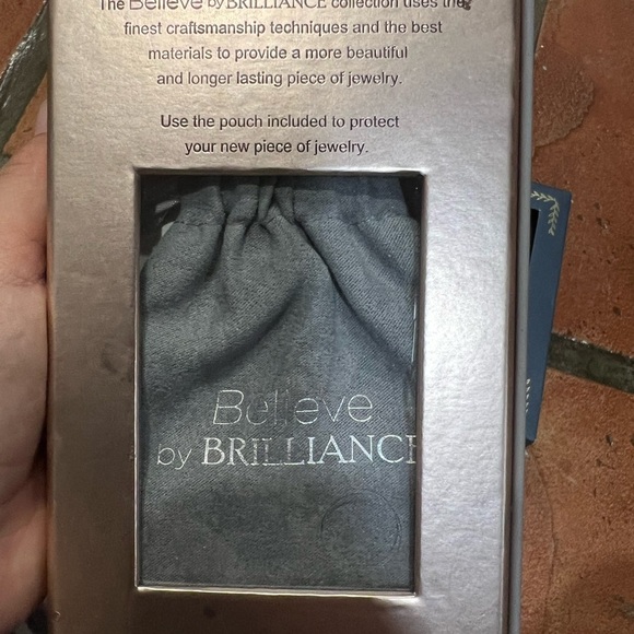 Necklaces - Picture 5 of 8